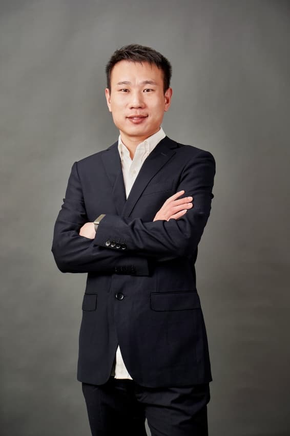 Business Manager      Bruce Wu