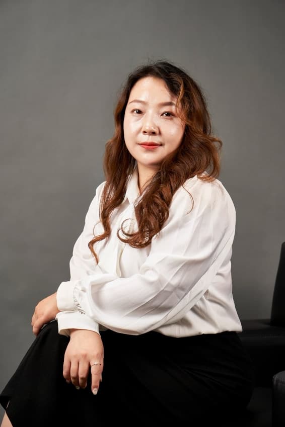 Business Manager      Coco Hu