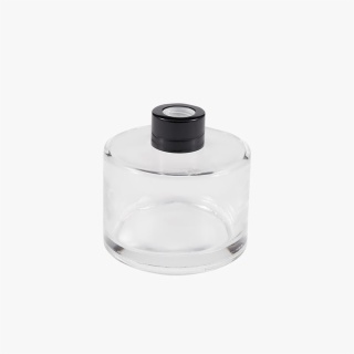 Clear Glass Diffuser Bottles with Black Caps