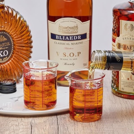 high-borosilicate-glass-measuring-cup-with-pour-spout